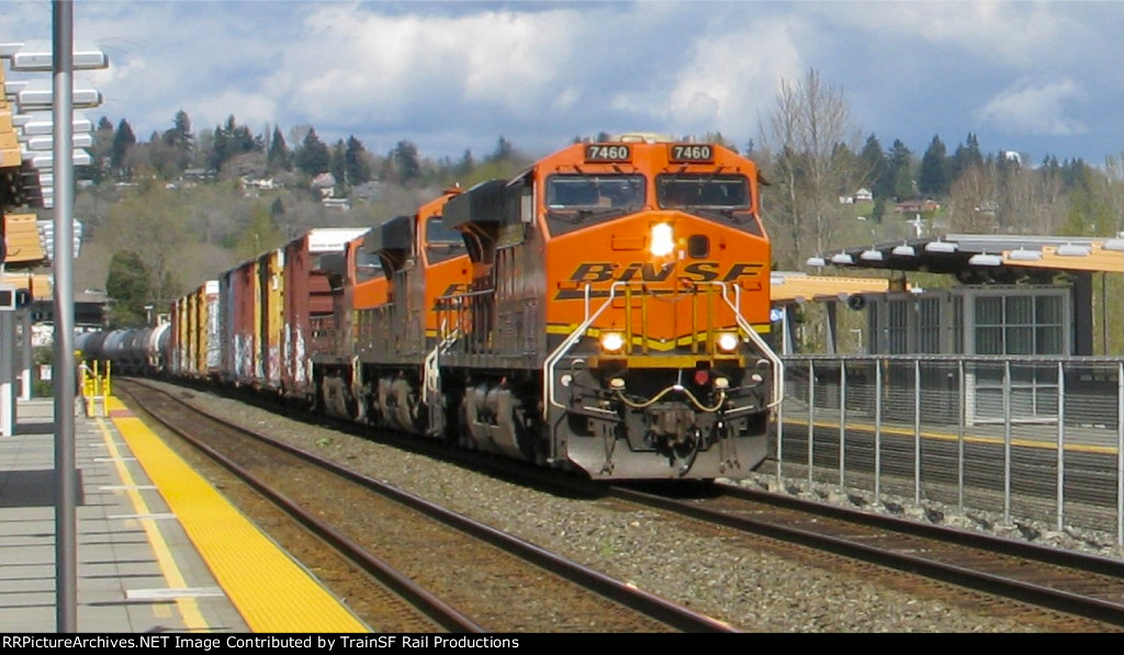 BNSF 7460 Leads a Manifest 